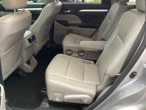 Used 2016 Toyota Highlander XLE image 22