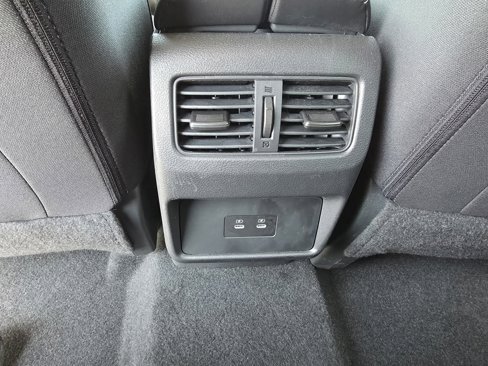 Used 2024 Nissan Rogue SV image 28