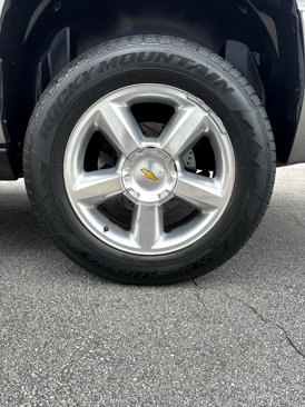 Used 2009 Chevrolet Suburban LTZ image 9