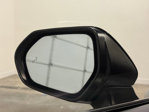 Used 2020 Toyota Avalon XSE image 12