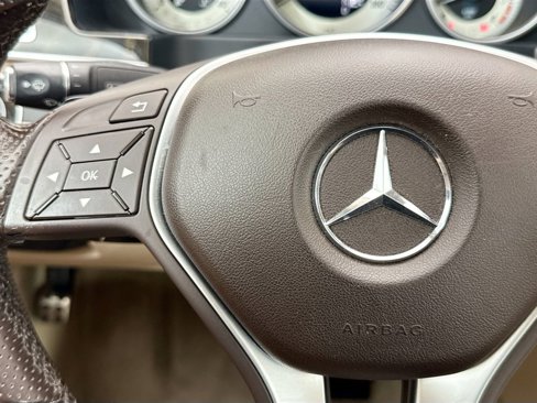 Used 2016 Mercedes-Benz E 350 4MATIC Sedan image 11
