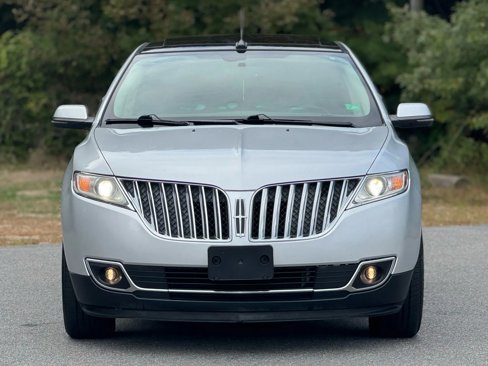 Used 2012 Lincoln MKX AWD image 3