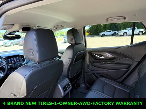 Used 2024 GMC Terrain SLT image 11