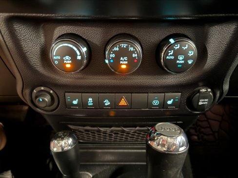 Used 2015 Jeep Wrangler Unlimited Sahara image 18