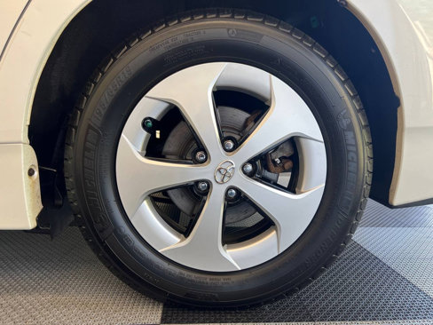 Used 2012 Toyota Prius Two image 27