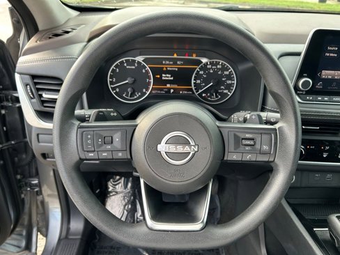 Used 2023 Nissan Rogue S image 10