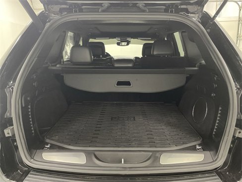 Used 2021 Jeep Grand Cherokee SRT image 15