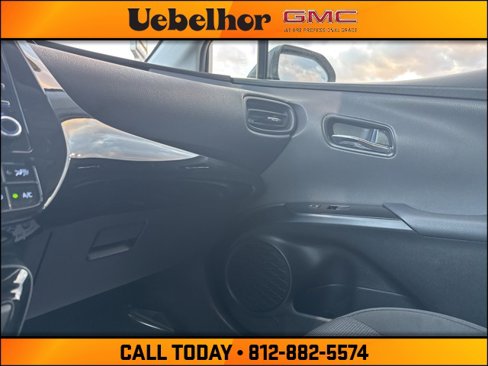 Used 2021 Toyota Prius LE image 31