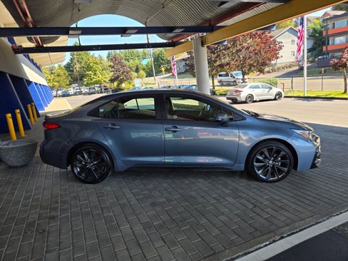 Used 2024 Toyota Corolla SE w/ SE Package image 4