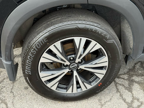 Used 2023 Nissan Rogue SV image 33