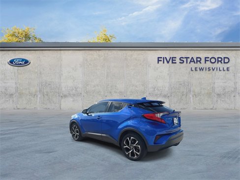 Used 2022 Toyota C-HR XLE image 6