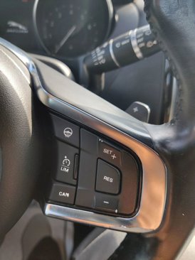 Used 2018 Jaguar F-PACE Prestige image 28