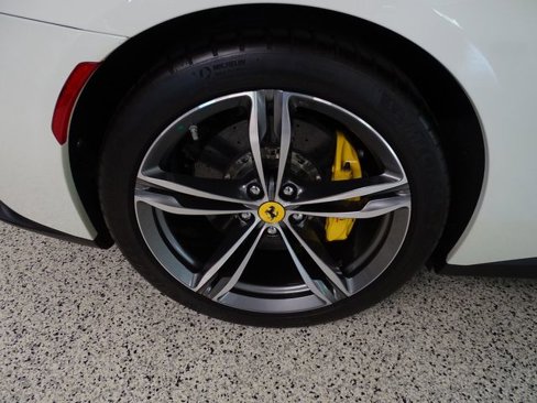 Used 2019 Ferrari GTC4Lusso image 14