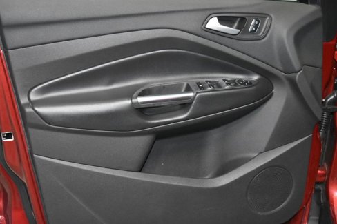 Used 2018 Ford Escape SE w/ SE Sport Appearance Package image 4