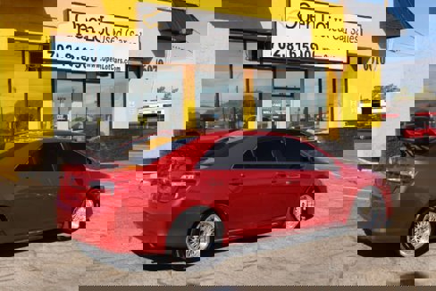 Used 2014 Toyota Camry LE image 5