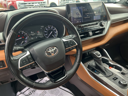 Used 2020 Toyota Highlander Platinum image 10