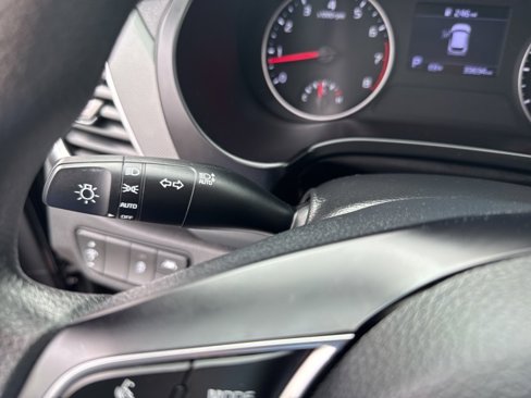 Used 2023 Kia Seltos LX image 15