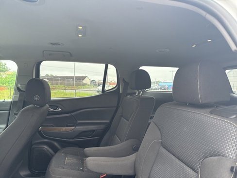 Used 2021 GMC Acadia SLE w/ Driver Convenience Package image 10