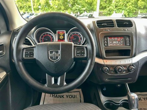 Used 2018 Dodge Journey SE image 11