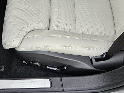New 2025 Volvo V60 B5 Cross Country Ultra w/ Protection Package Premier image 23
