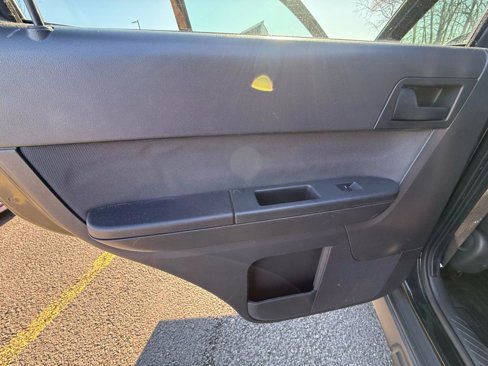 Used 2011 Ford Escape XLT image 15
