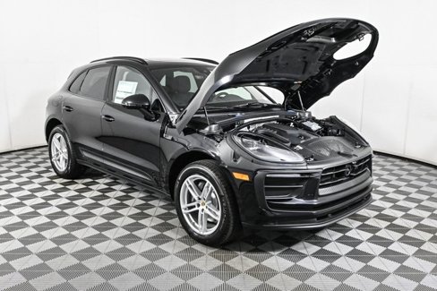 Certified 2025 Porsche Macan image 36