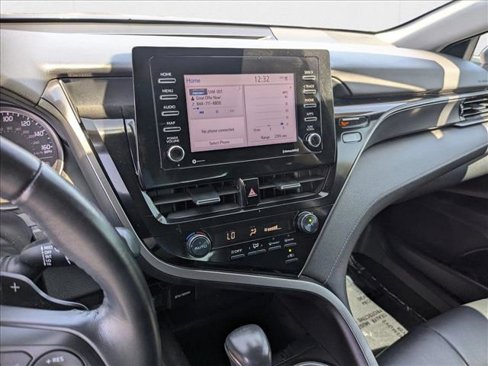 Used 2021 Toyota Camry SE image 14
