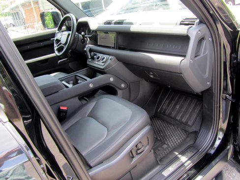 Used 2023 Land Rover Defender 110 X-Dynamic SE image 22