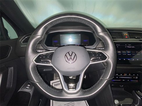 Used 2022 Volkswagen Tiguan SE R-Line image 14