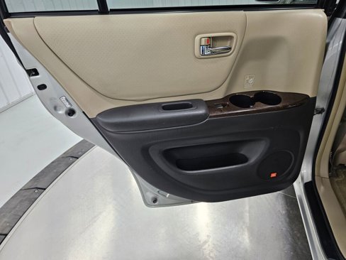 Used 2002 Toyota Highlander Limited image 23
