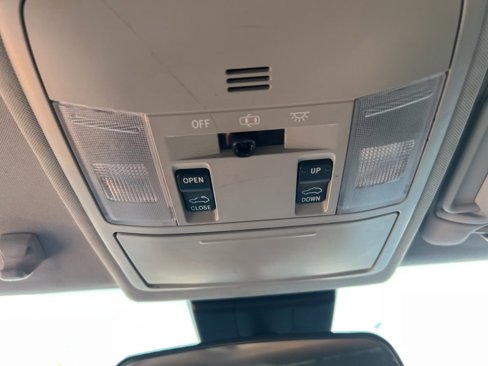 Used 2018 Toyota RAV4 XLE image 12