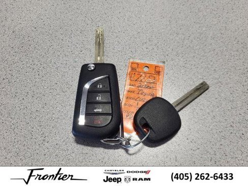 Used 2023 Toyota Corolla LE image 27