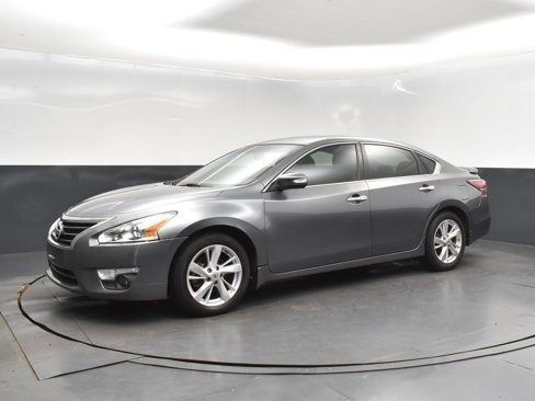 Used 2015 Nissan Altima 2.5 SV w/ Convenience Package image 3