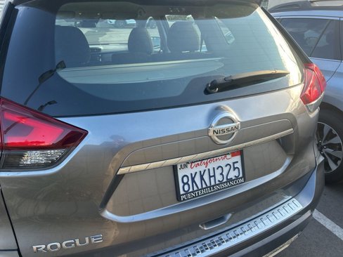 Used 2019 Nissan Rogue S image 7