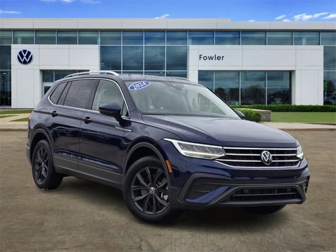 Used 2024 Volkswagen Tiguan SE image 1