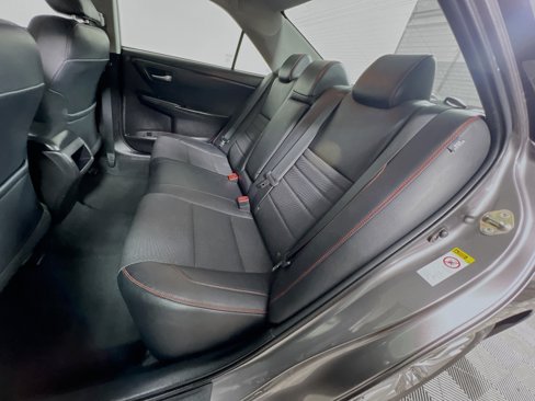 Used 2016 Toyota Camry SE image 28