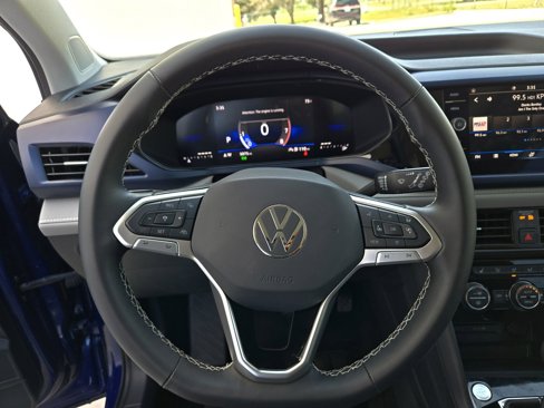 New 2024 Volkswagen Taos SE image 10