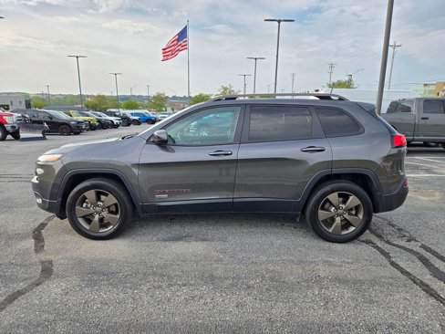 Used 2017 Jeep Cherokee Latitude w/ Comfort/Convenience Group image 7