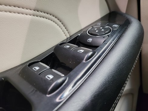 Used 2019 Ford Edge Titanium image 27