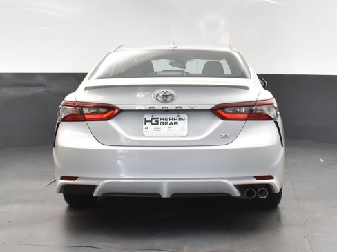 Used 2024 Toyota Camry SE image 6