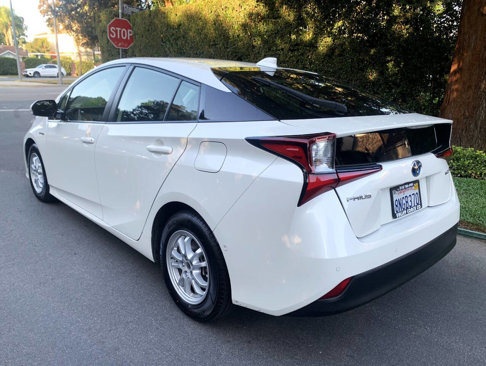 Used 2020 Toyota Prius LE image 4