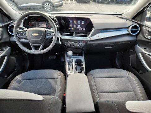 Used 2025 Chevrolet Trax LS image 8