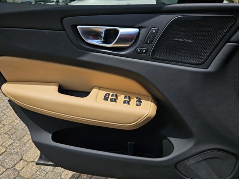New 2025 Volvo XC60 B5 Ultra w/ Protection Package Premier image 23