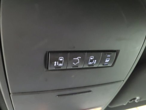 Used 2017 Dodge Grand Caravan SXT image 33