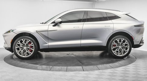 Used 2021 Aston Martin DBX image 4