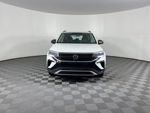 Used 2022 Volkswagen Taos S image 3