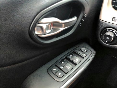Used 2016 Jeep Cherokee Limited w/ Luxury Group image 33
