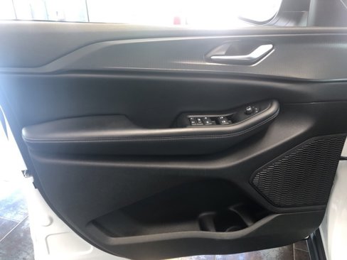 Used 2023 Jeep Grand Cherokee L Laredo image 7
