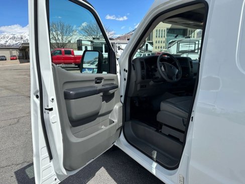 Used 2020 Nissan NV 2500 S image 9