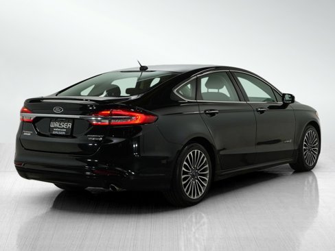 Used 2017 Ford Fusion Titanium image 5